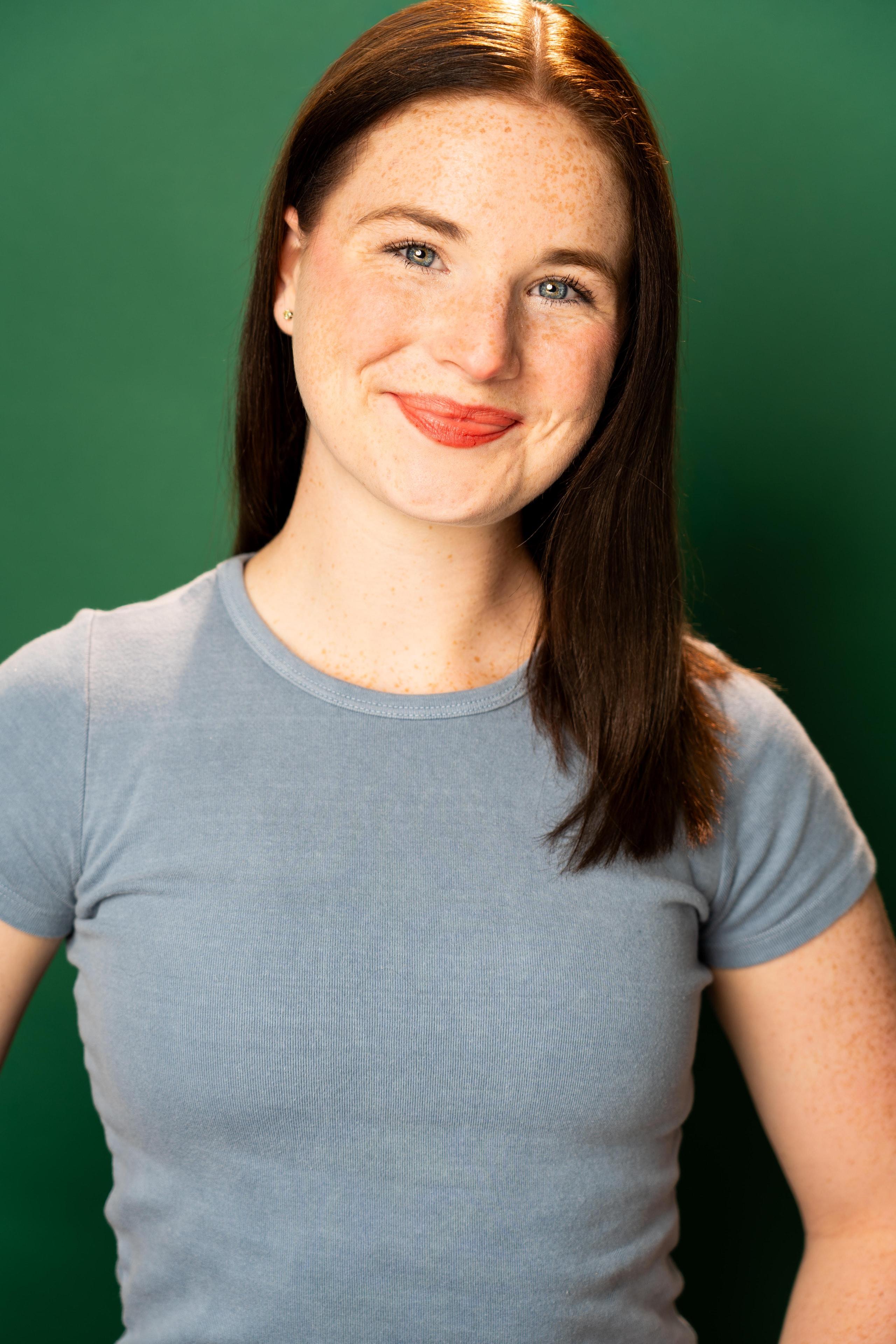 Leah Holmes headshot