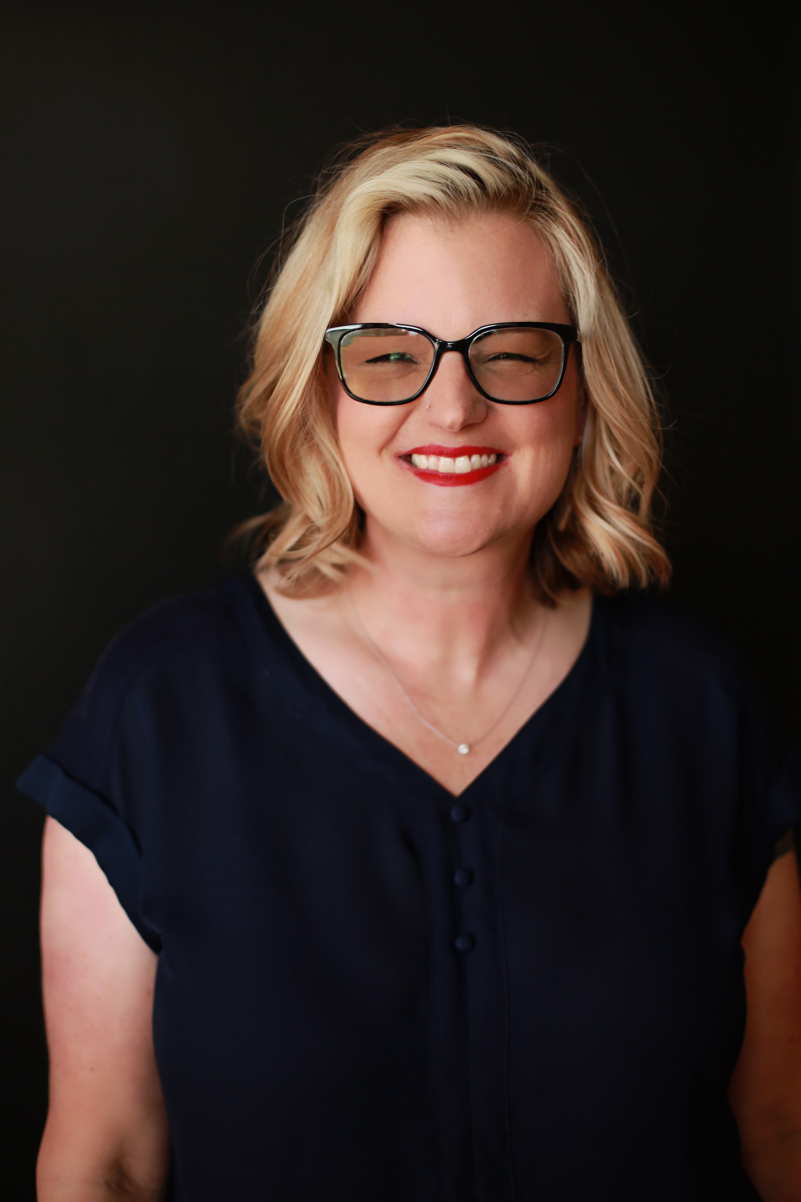Lindsay Adams headshot